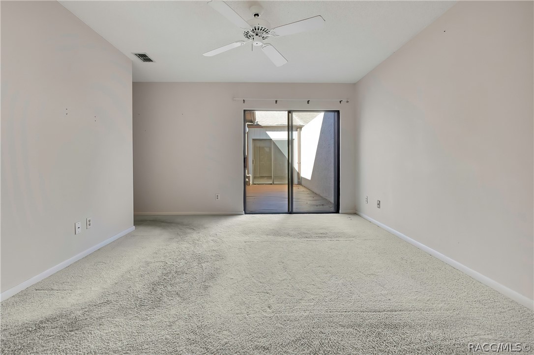 8 Pinewood Gardens, Homosassa, FL 34446