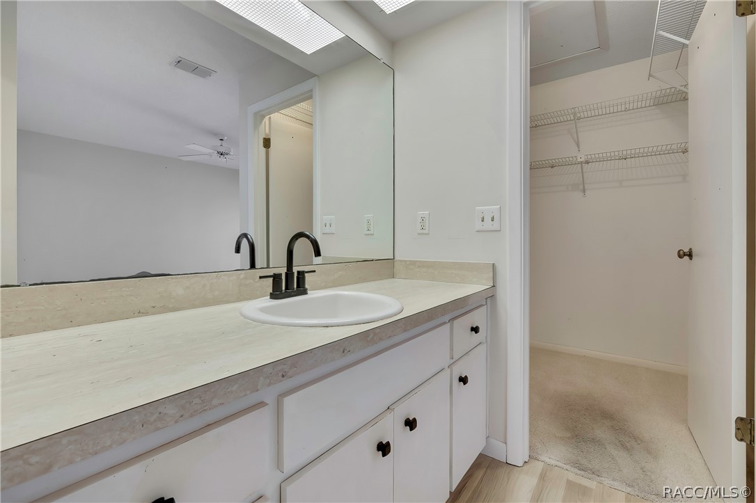 8 Pinewood Gardens, Homosassa, FL 34446