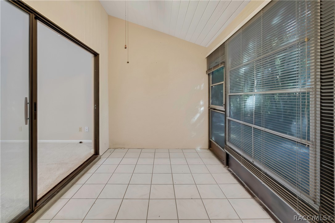 8 Pinewood Gardens, Homosassa, FL 34446