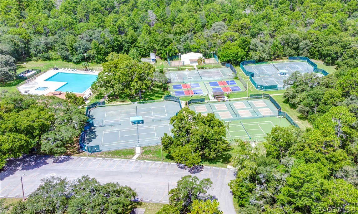 8 Pinewood Gardens, Homosassa, FL 34446