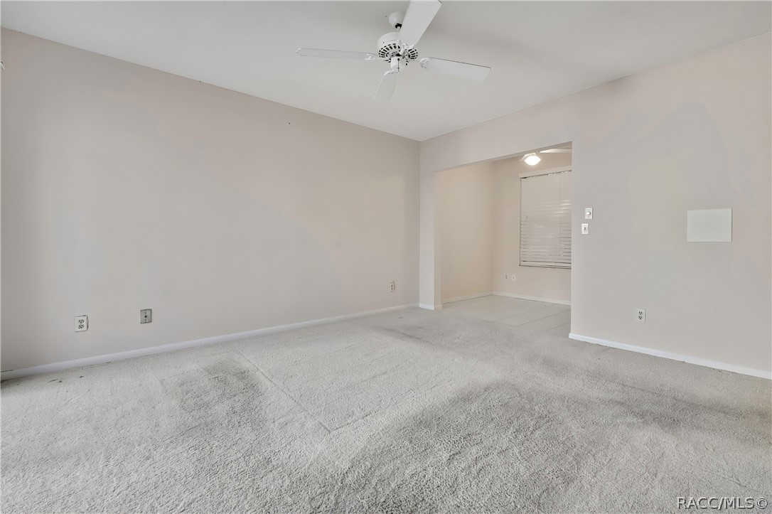 8 Pinewood Gardens, Homosassa, FL 34446