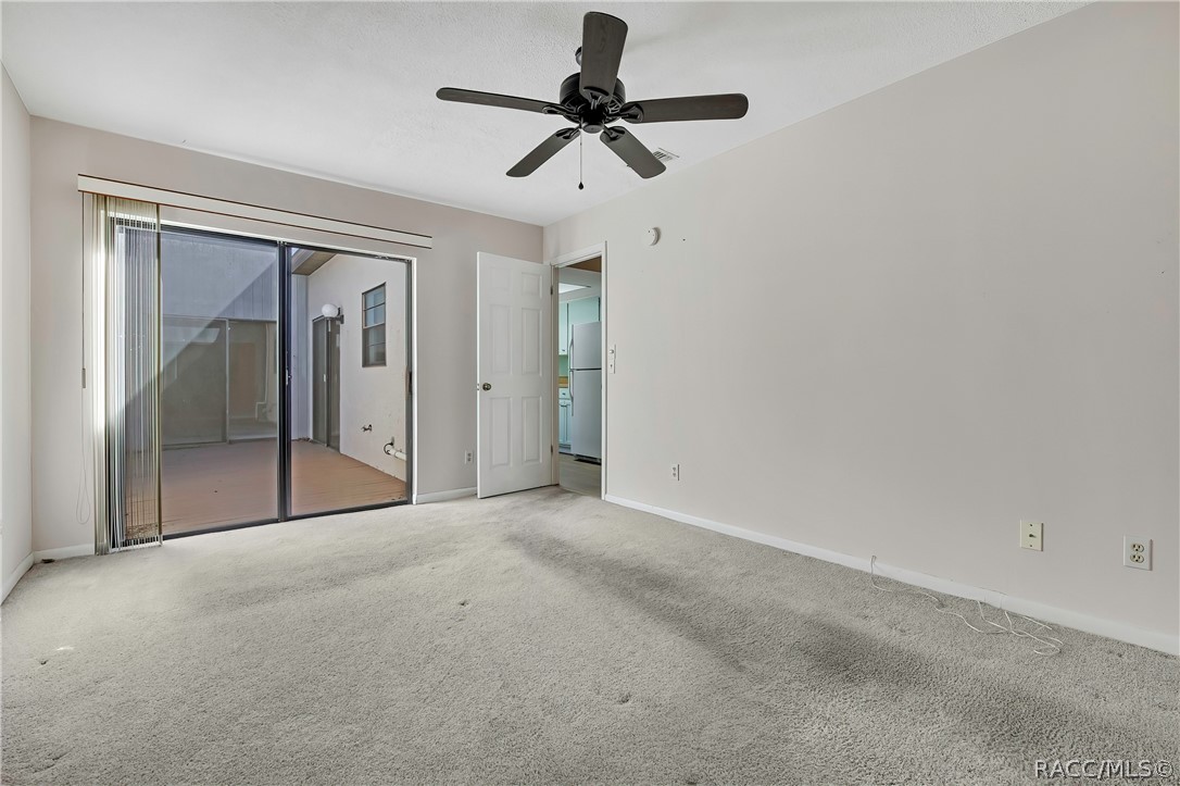 8 Pinewood Gardens, Homosassa, FL 34446