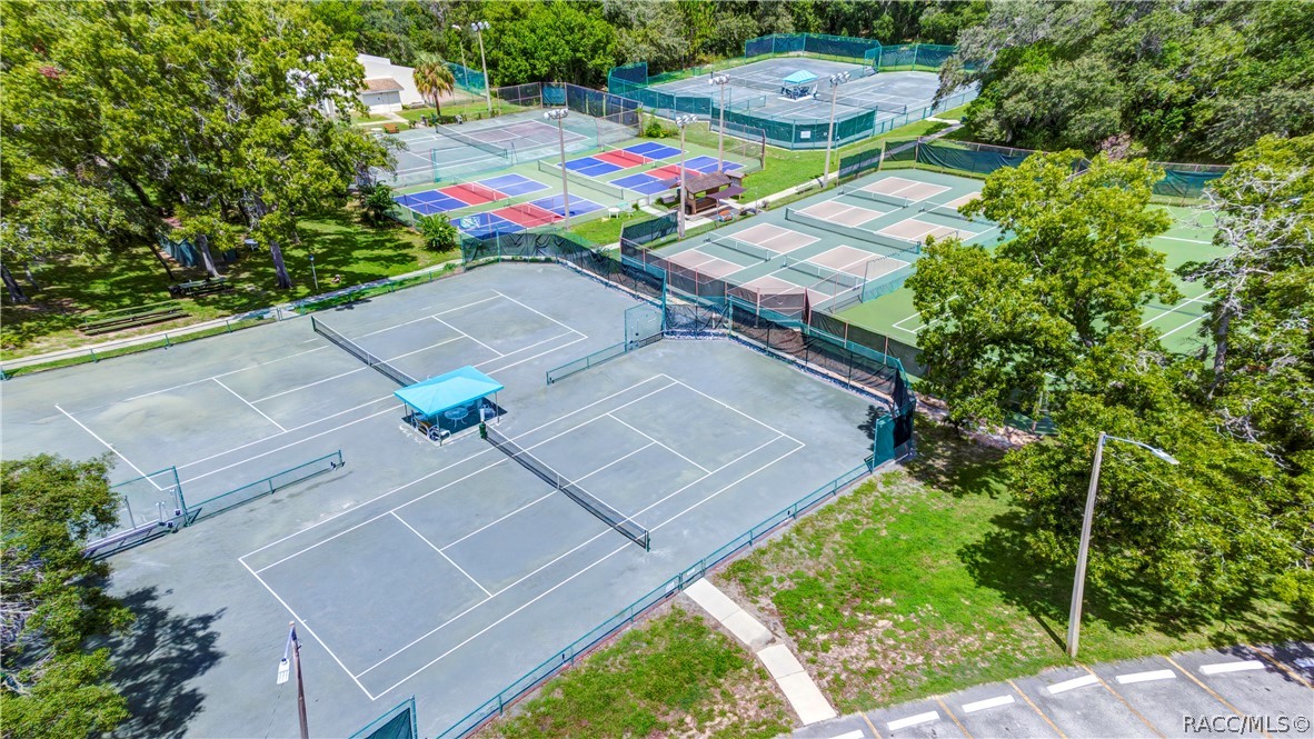 8 Pinewood Gardens, Homosassa, FL 34446