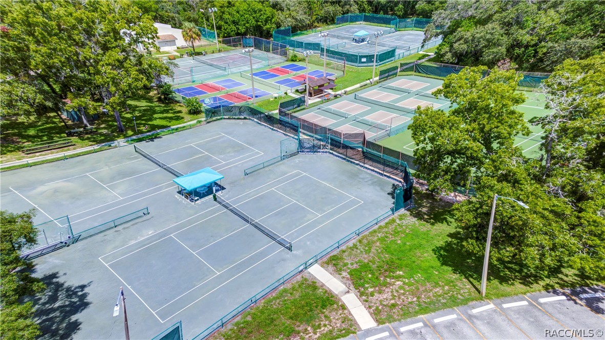 8 Pinewood Gardens, Homosassa, FL 34446