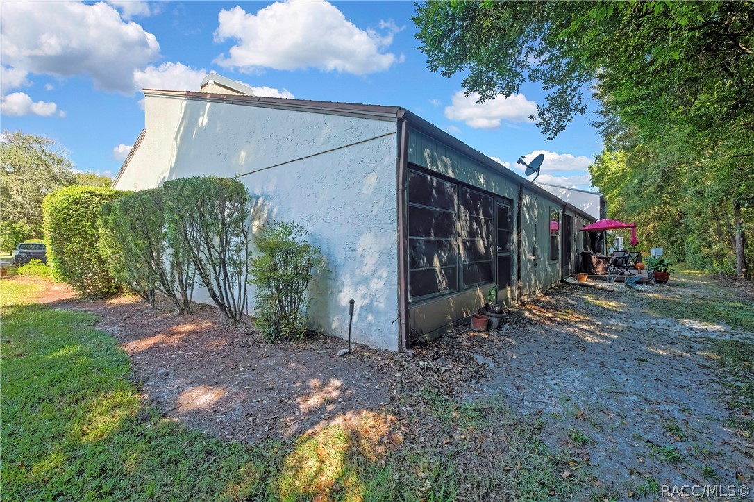 8 Pinewood Gardens, Homosassa, FL 34446