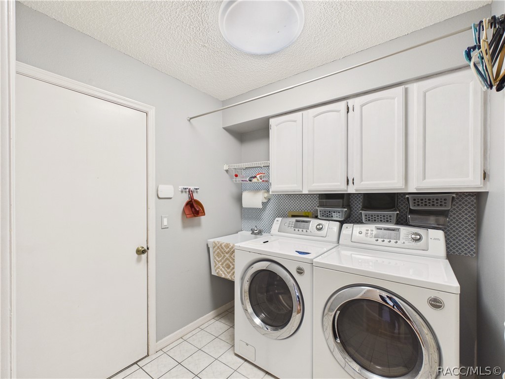 1 Salvia Court W, Homosassa, FL 34446