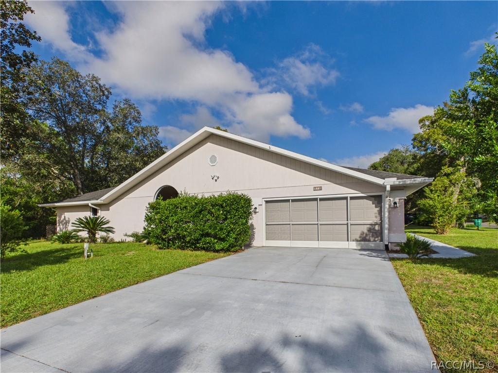 1 Salvia Court W, Homosassa, FL 34446