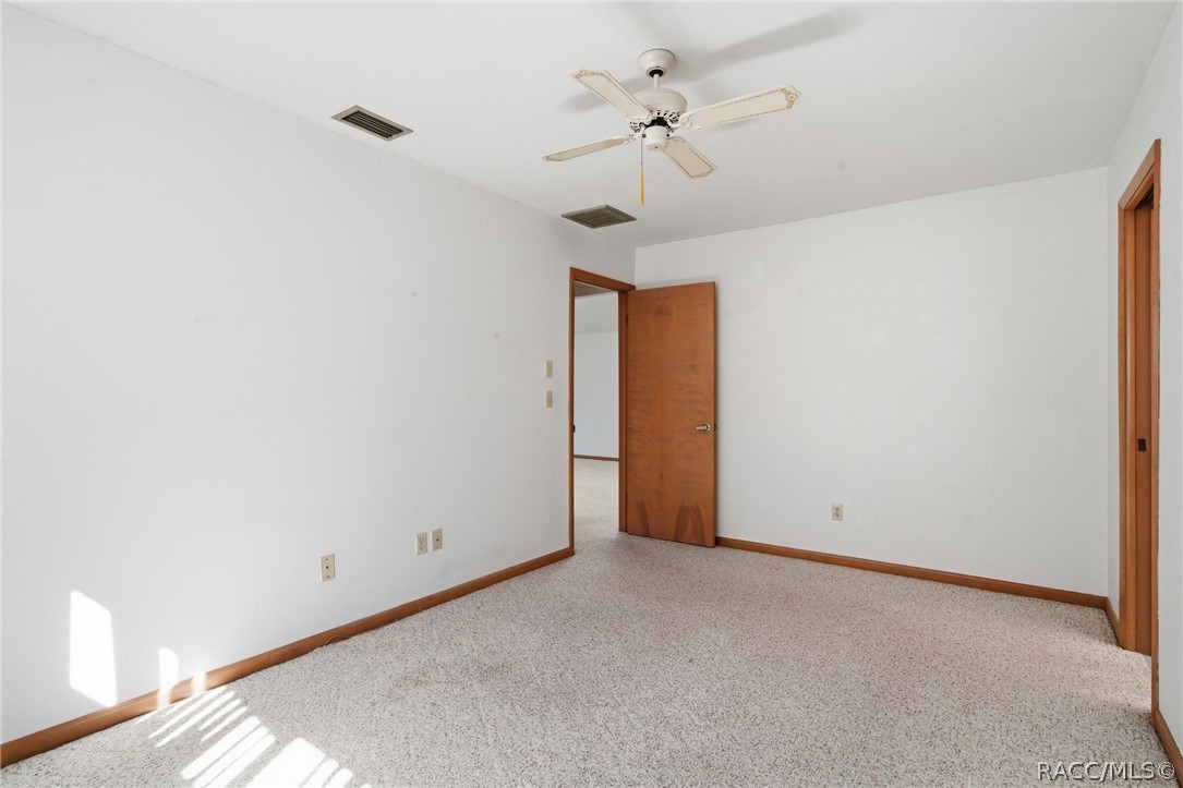 5222 S Riverview Circle, Homosassa, FL 34448