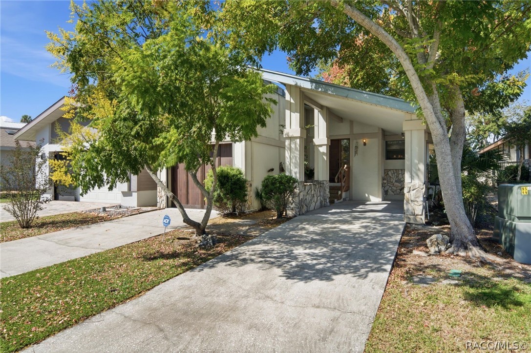 5222 S Riverview Circle, Homosassa, FL 34448