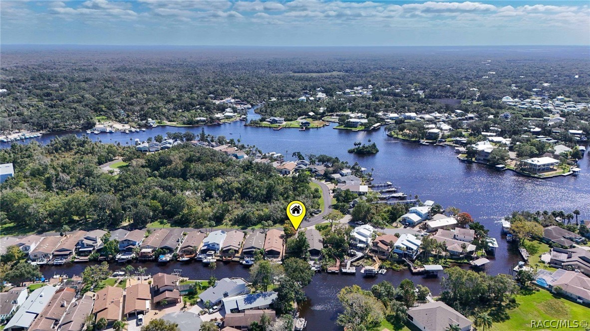 5222 S Riverview Circle, Homosassa, FL 34448