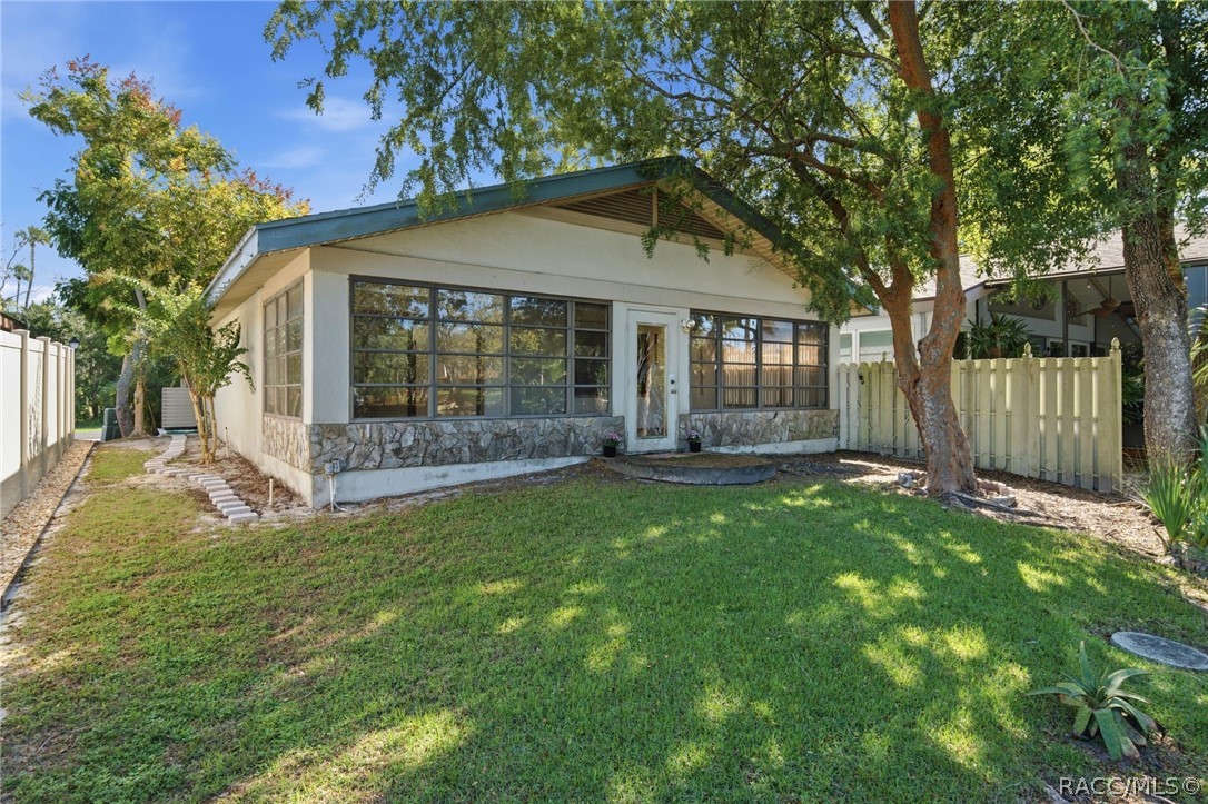 5222 S Riverview Circle, Homosassa, FL 34448