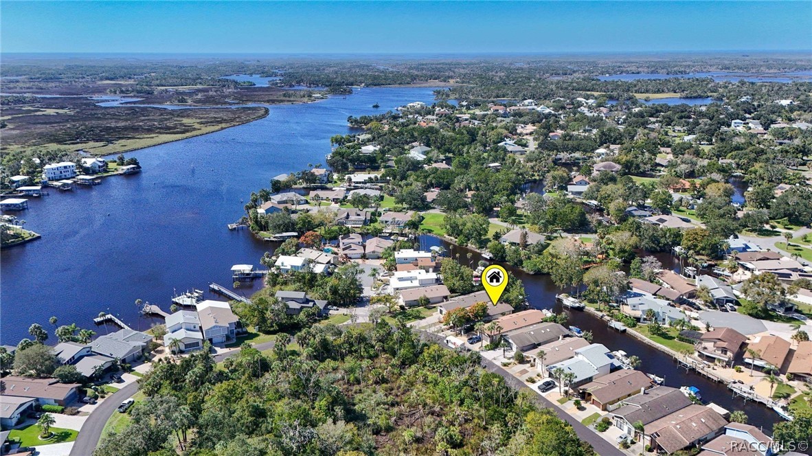 5222 S Riverview Circle, Homosassa, FL 34448