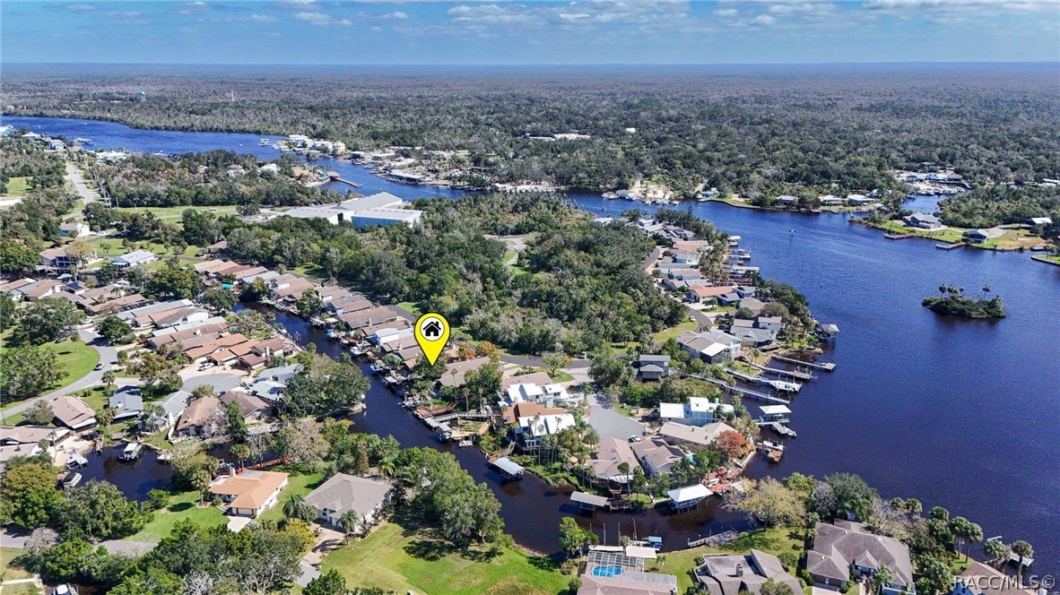 5222 S Riverview Circle, Homosassa, FL 34448