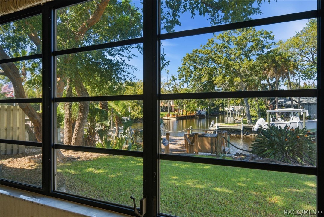 5222 S Riverview Circle, Homosassa, FL 34448
