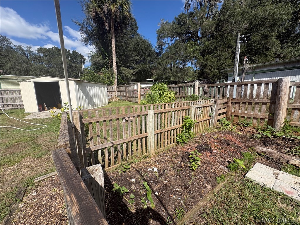 7951 E Partridge Lane, Floral City, FL 34436