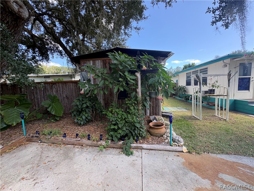 7951 E Partridge Lane, Floral City, FL 34436