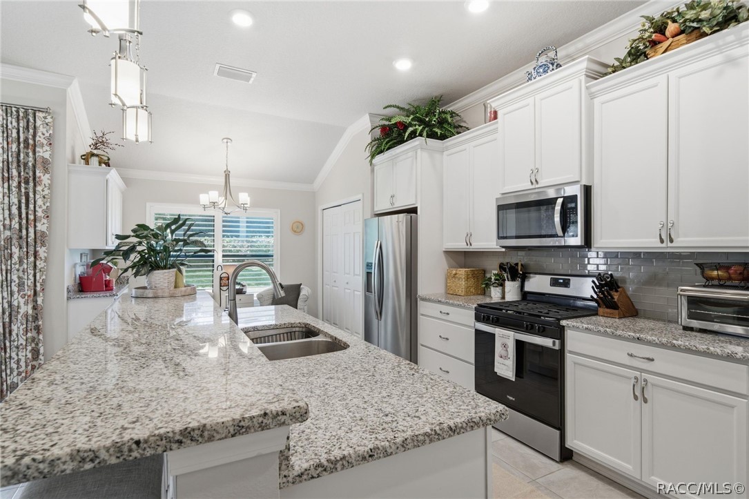 2551 N Brentwood Circle, Lecanto, FL 34461