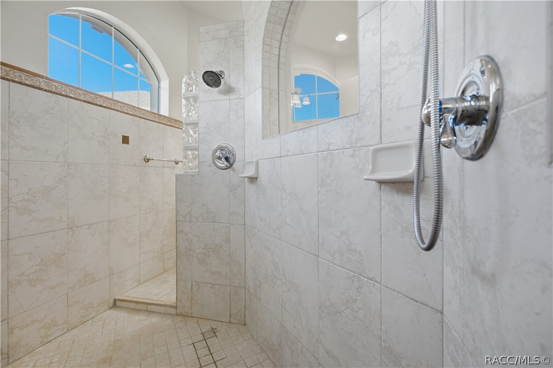 132 Linder Drive, Homosassa, FL 34446