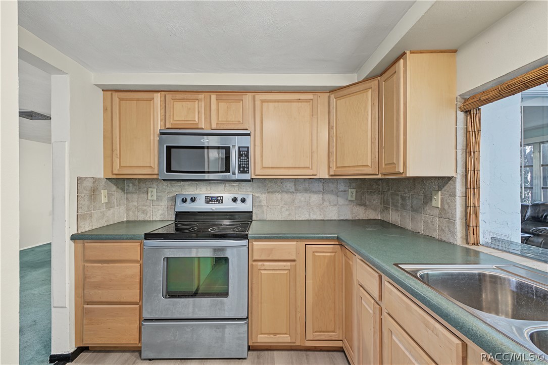 8511 Sunflower Lane, Hudson, FL 34667