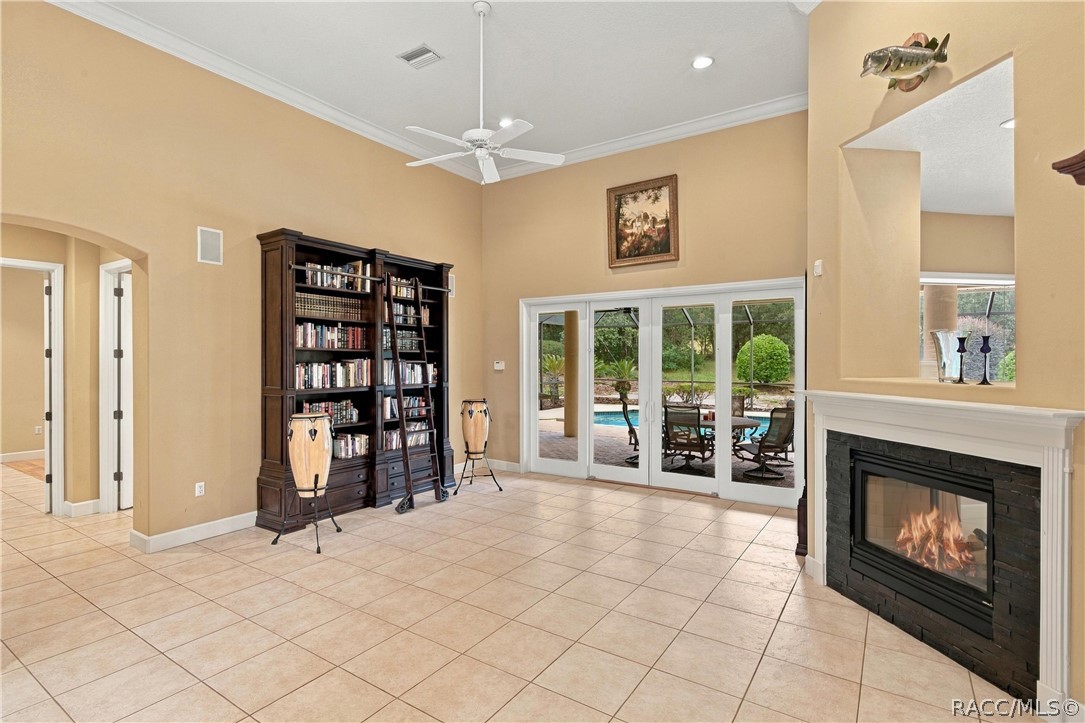 Living room with double sided fireplace