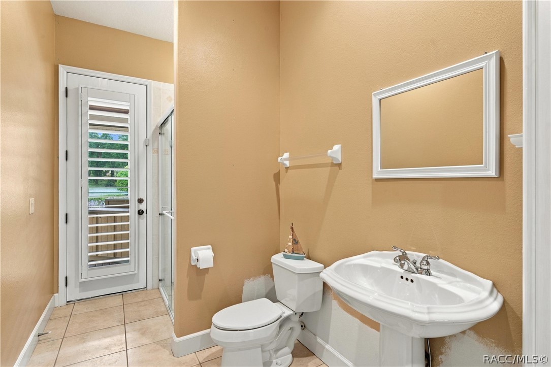 Pool/Guest bathroom