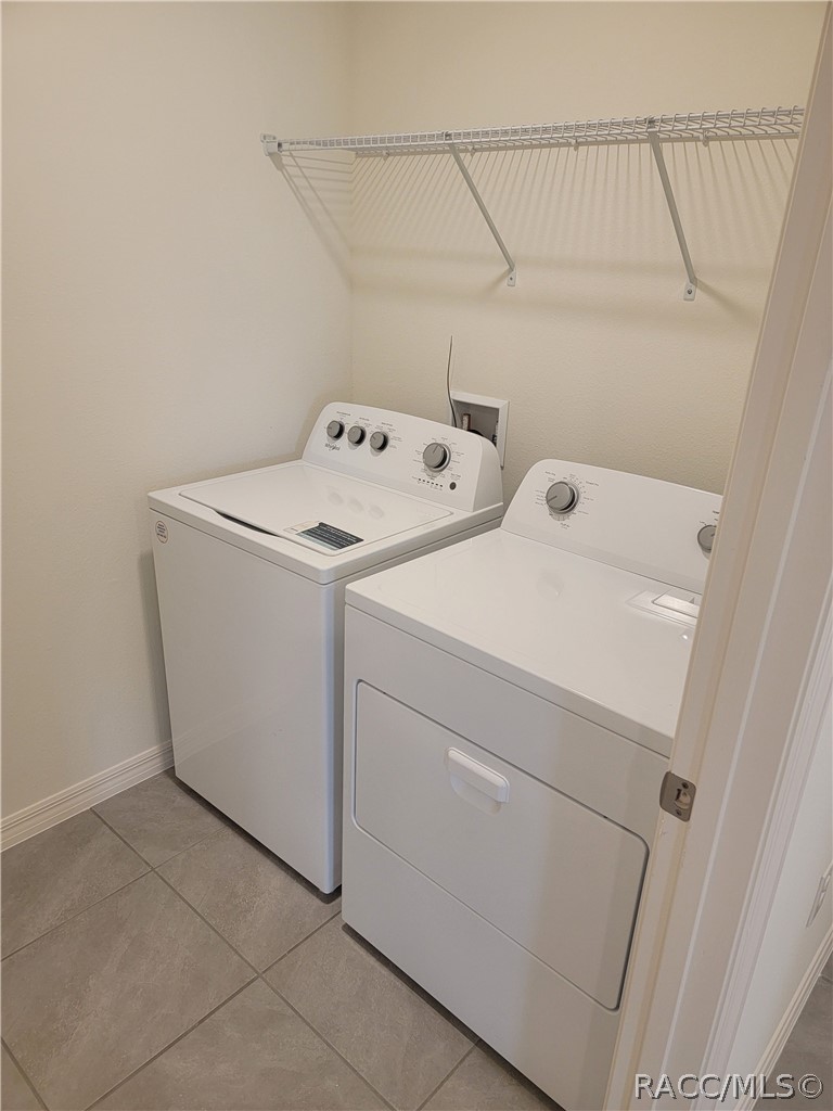 411 W Putting Green Court, Beverly Hills, FL 34465