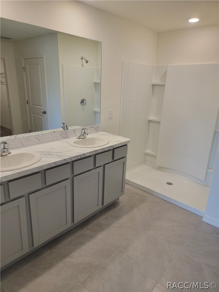 411 W Putting Green Court, Beverly Hills, FL 34465