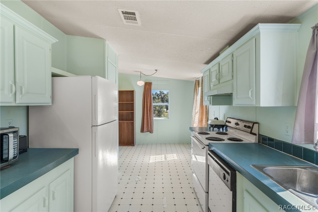 2260 E Shales Court, Hernando, FL 34442