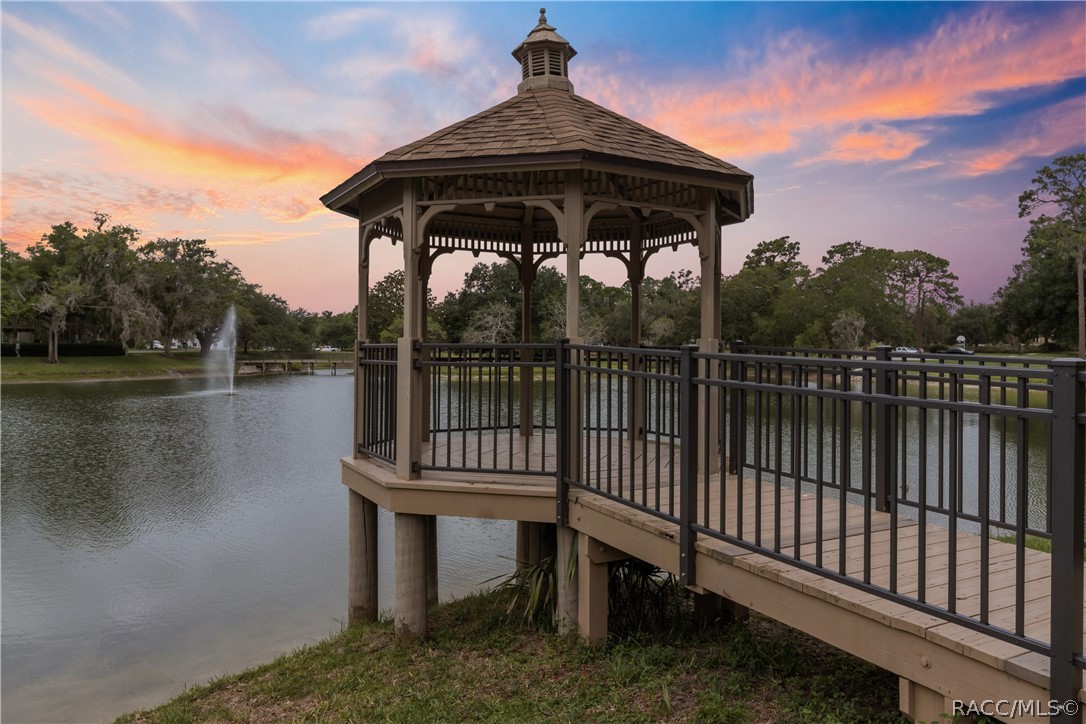 GAZEBO
YOUR OWN LITTLE SLICE OF PARADISE! Unwind at Meadowcrest's charming POND GAZEBO overlooking a peaceful pond w/fountain. A picturesque setting to enjoy nature, relax & take in the beautiful Florida sunsets!