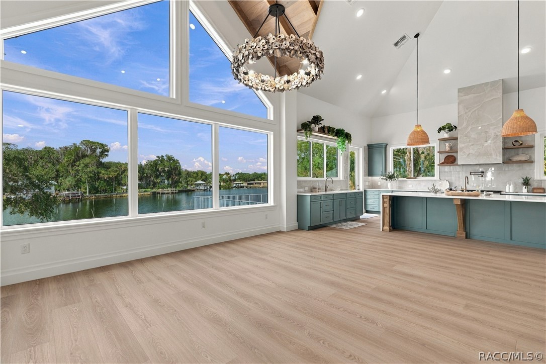 414 NW 8th Avenue, Crystal River, FL 34428