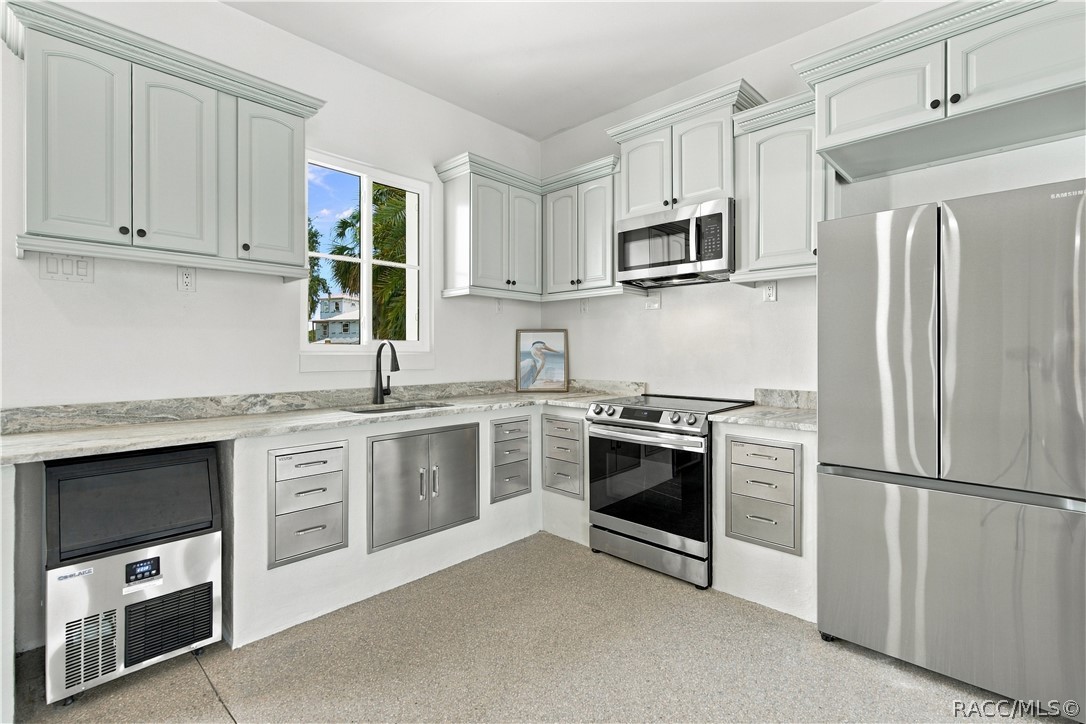 414 NW 8th Avenue, Crystal River, FL 34428