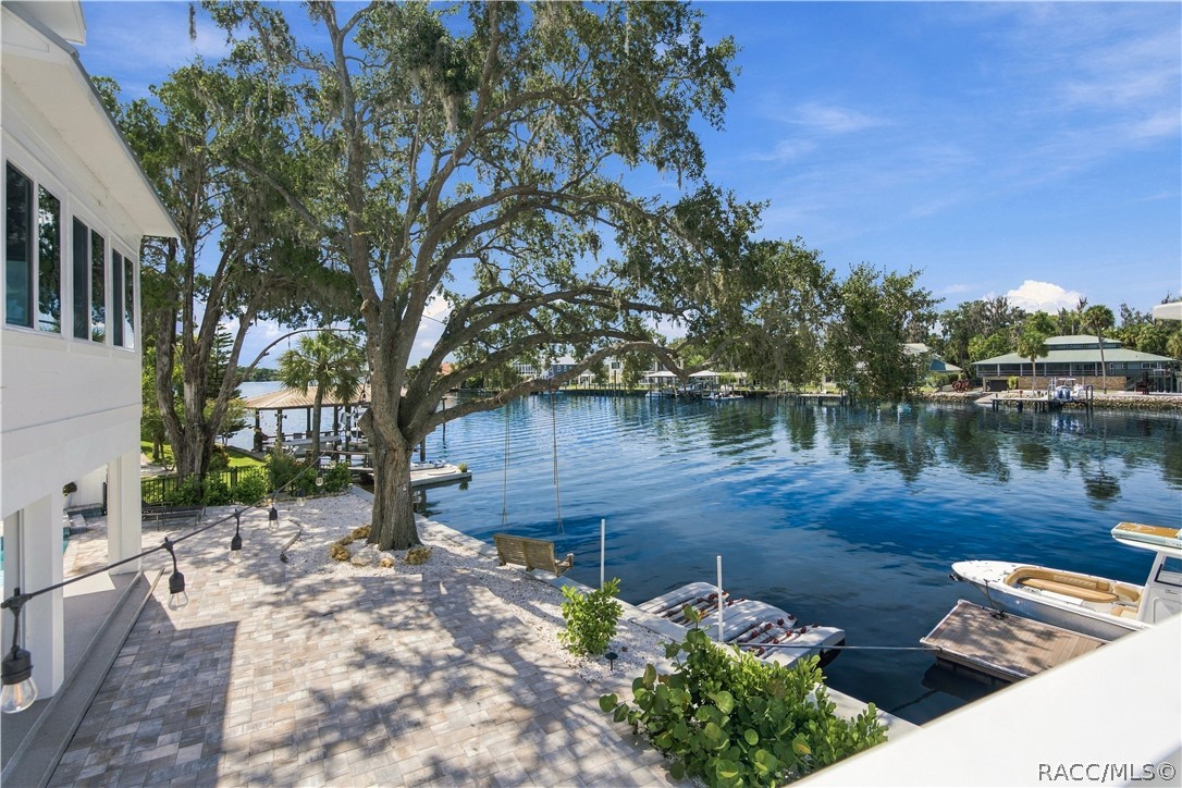 414 NW 8th Avenue, Crystal River, FL 34428
