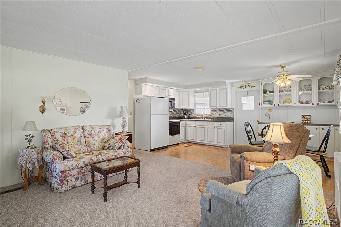 8245 E Lulas Lane, Floral City, FL 34436 8245 E Lulas Lane, Floral City, FL 34436