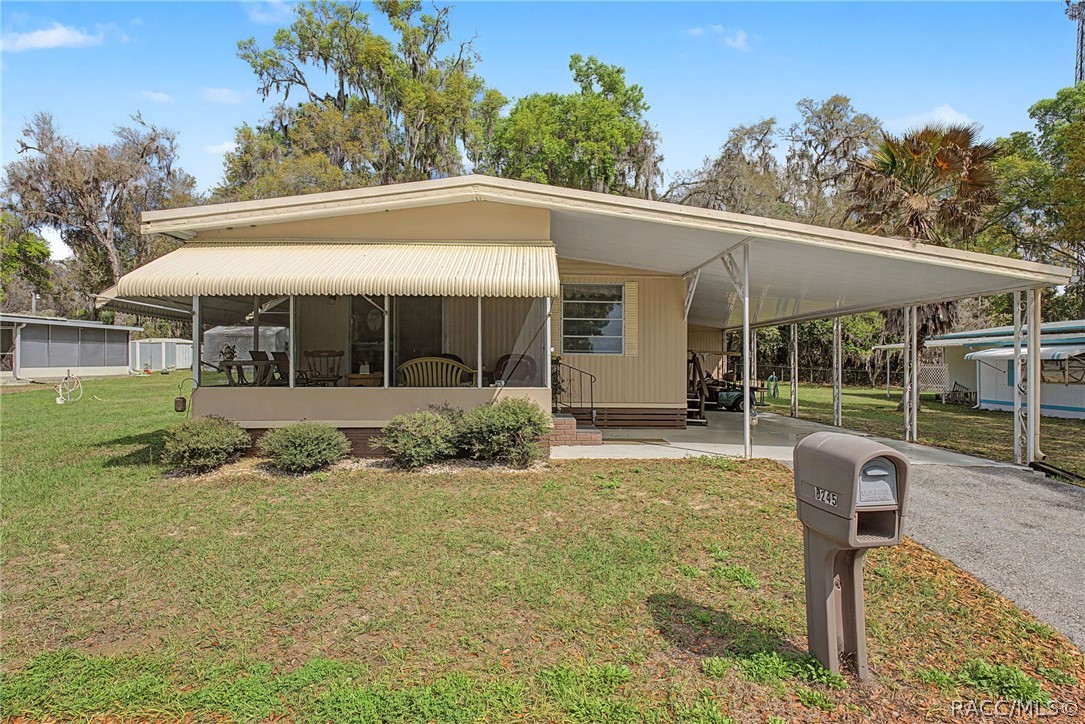 8245 E Lulas Lane, Floral City, FL 34436 8245 E Lulas Lane, Floral City, FL 34436