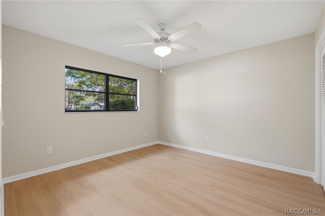 12 Sycamore Court E, Homosassa, FL 34446