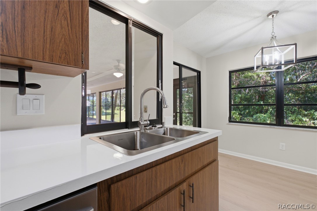 12 Sycamore Court E, Homosassa, FL 34446