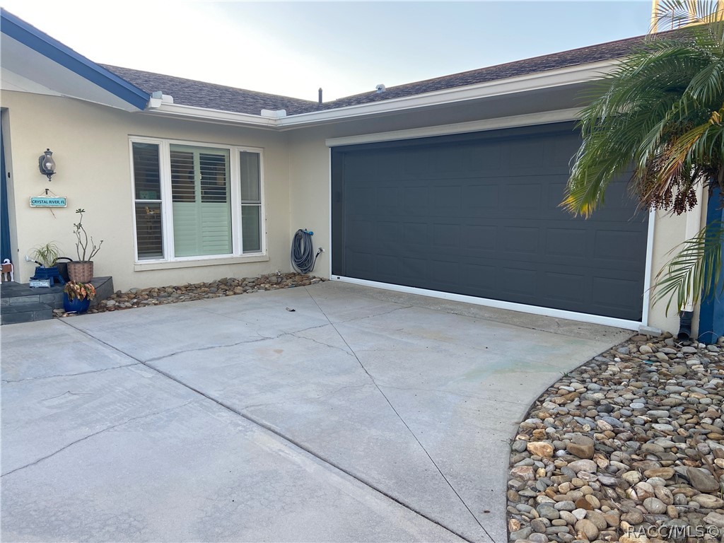 12018 W Bayshore Drive, Crystal River, FL 34429