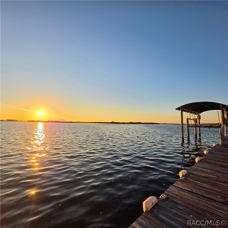 12018 W Bayshore Drive, Crystal River, FL 34429