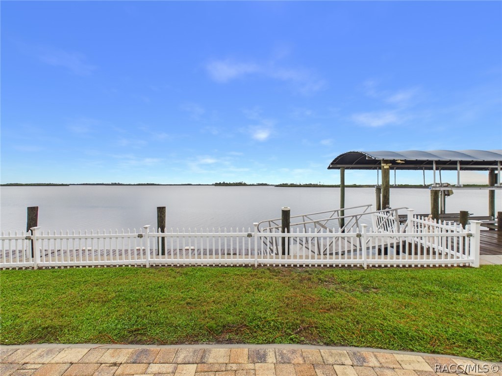 12018 W Bayshore Drive, Crystal River, FL 34429