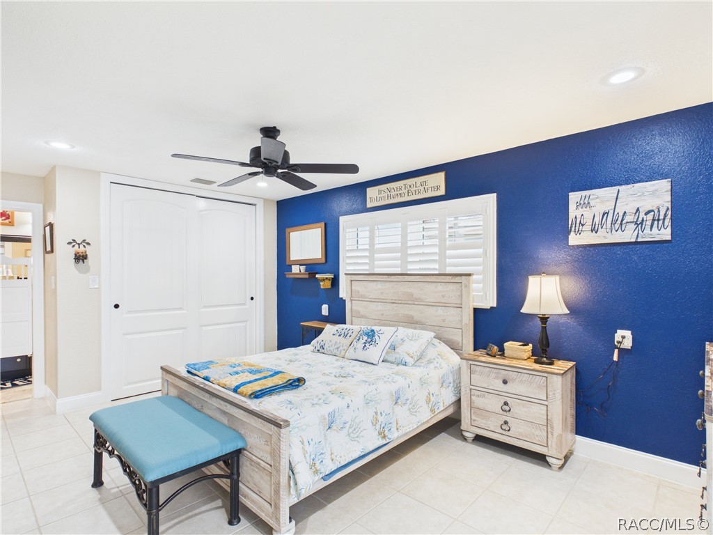 12018 W Bayshore Drive, Crystal River, FL 34429