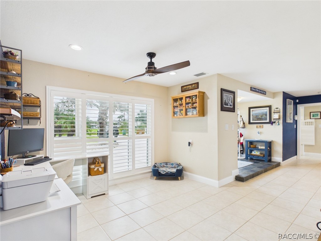 12018 W Bayshore Drive, Crystal River, FL 34429