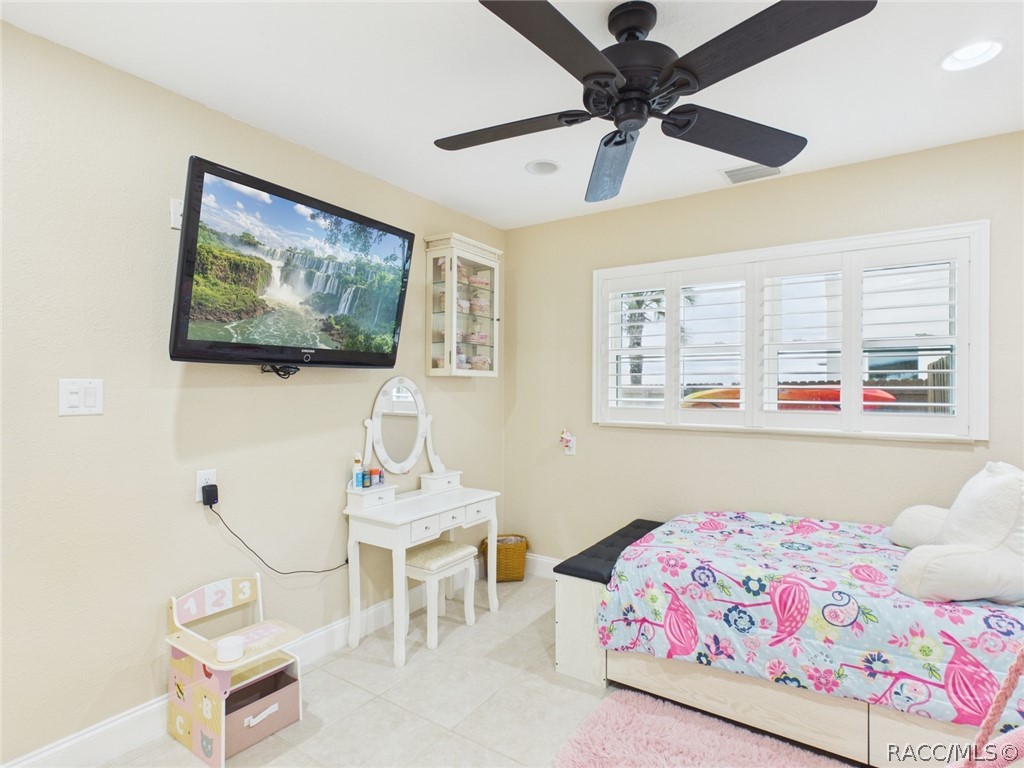 12018 W Bayshore Drive, Crystal River, FL 34429