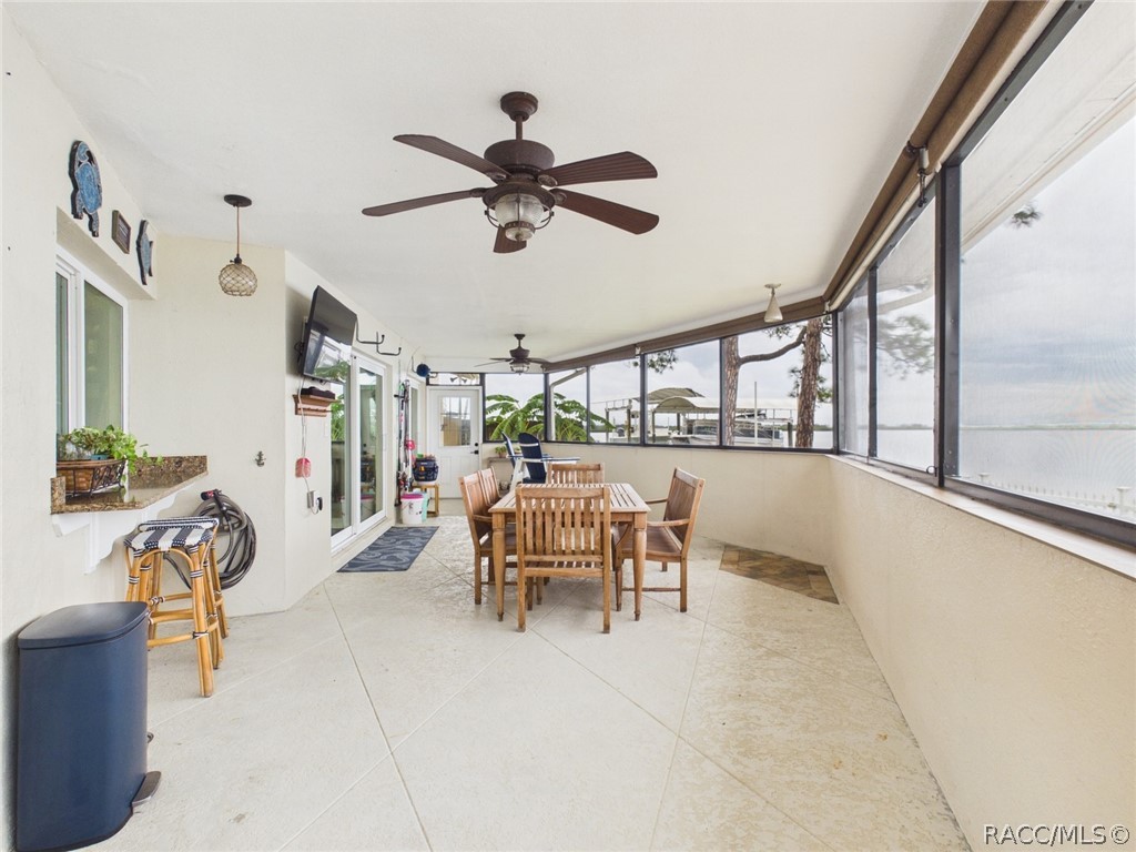 12018 W Bayshore Drive, Crystal River, FL 34429