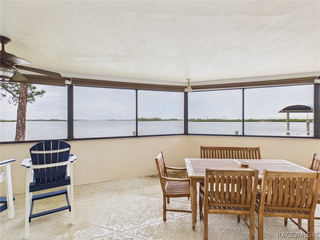 12018 W Bayshore Drive, Crystal River, FL 34429