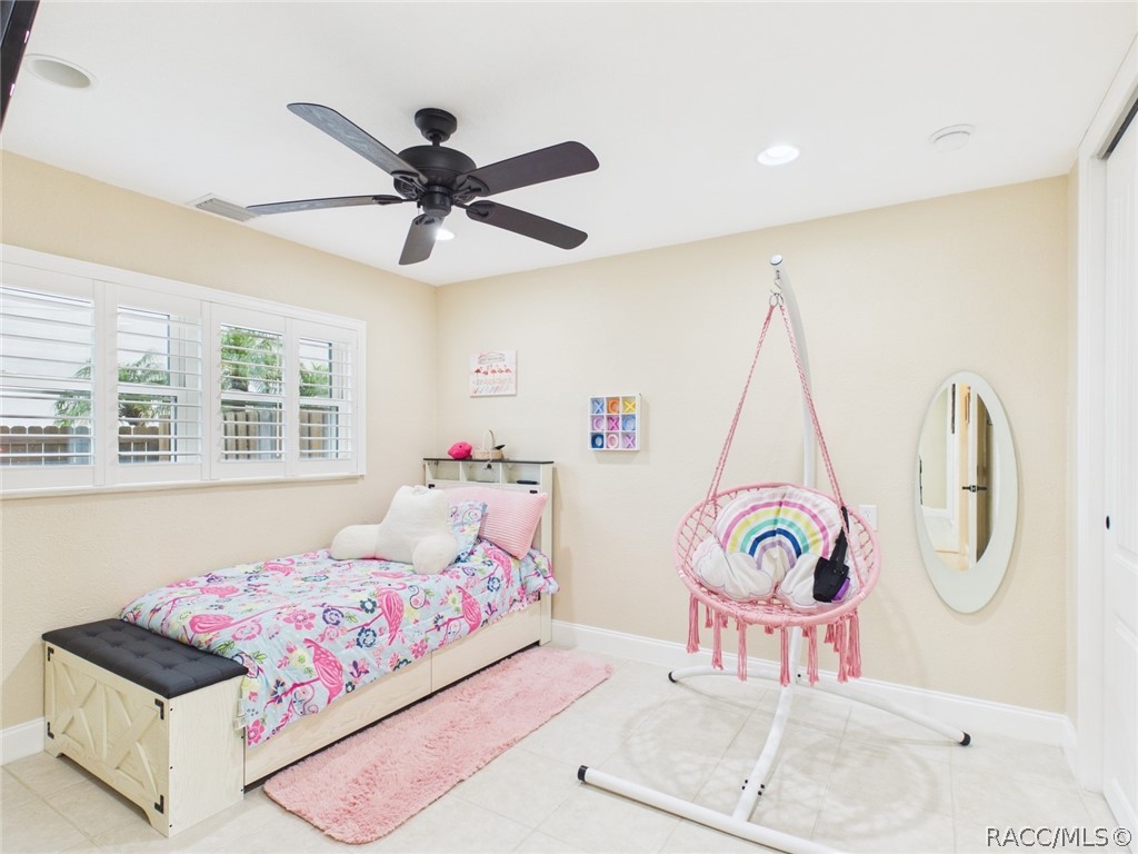 12018 W Bayshore Drive, Crystal River, FL 34429