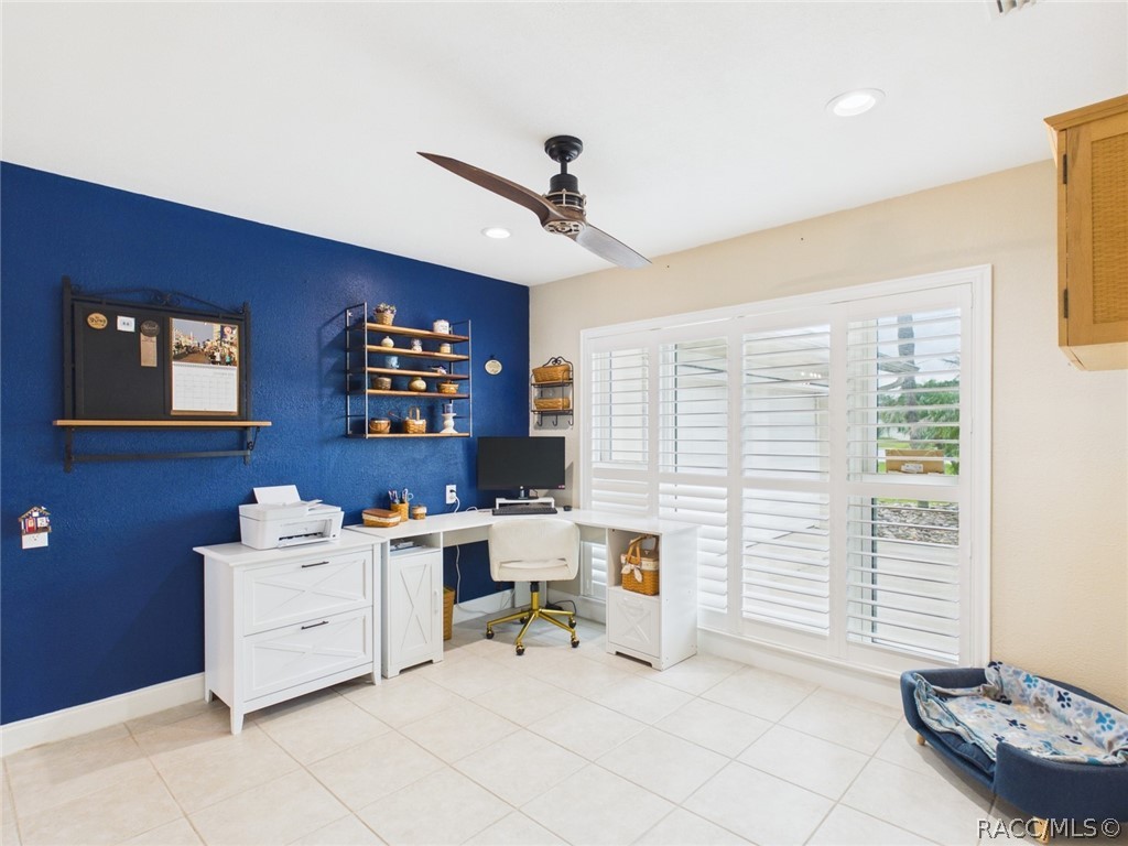 12018 W Bayshore Drive, Crystal River, FL 34429