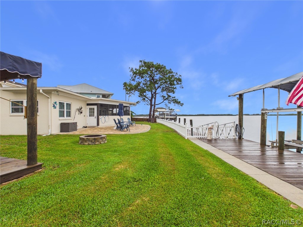 12018 W Bayshore Drive, Crystal River, FL 34429