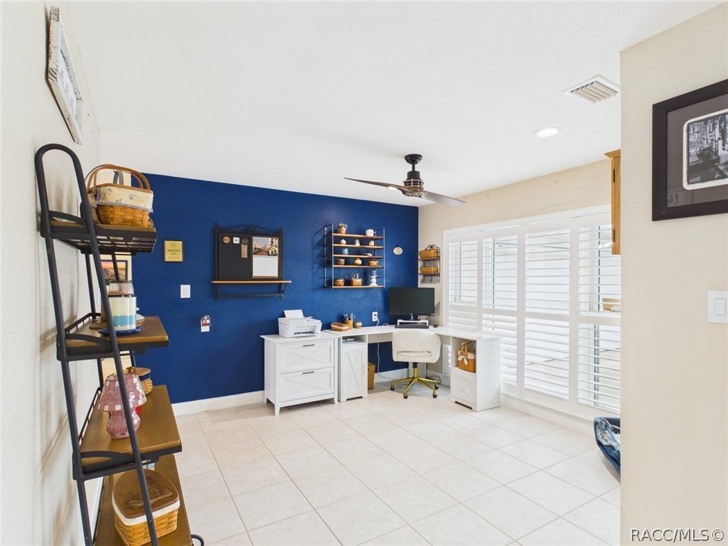 12018 W Bayshore Drive, Crystal River, FL 34429