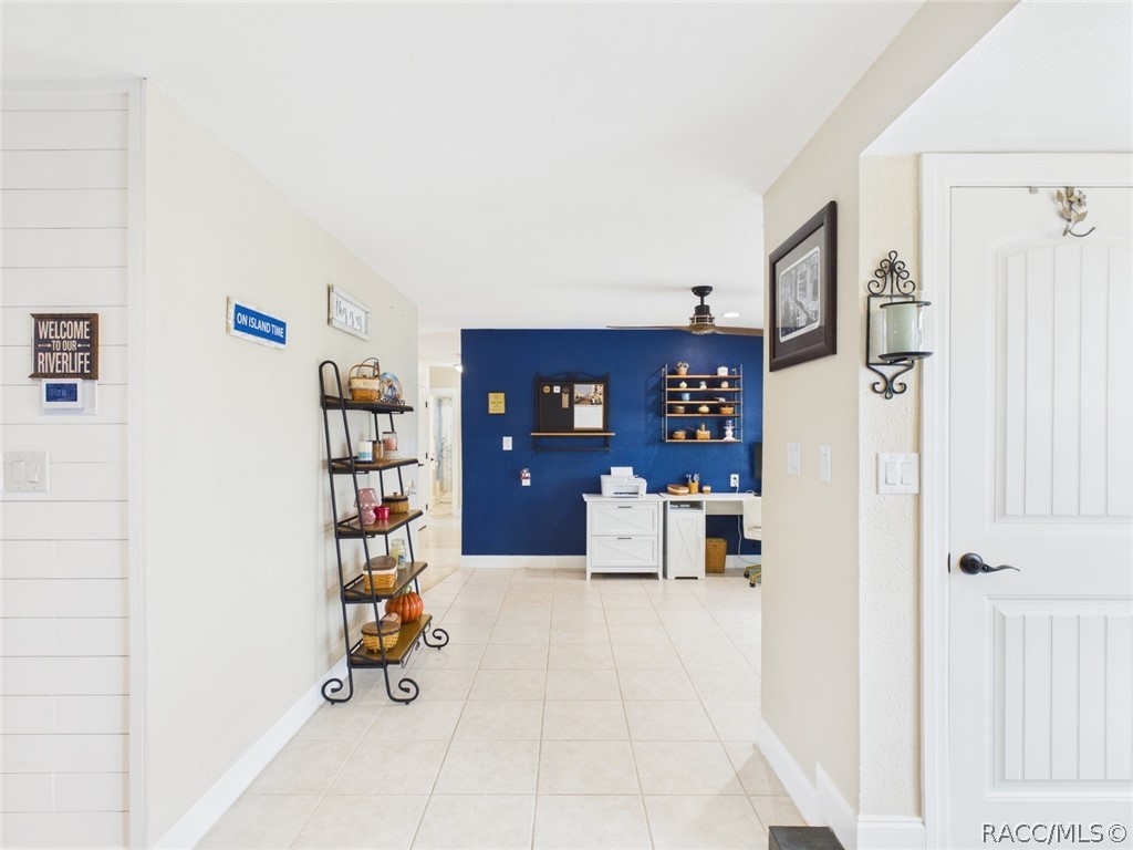12018 W Bayshore Drive, Crystal River, FL 34429