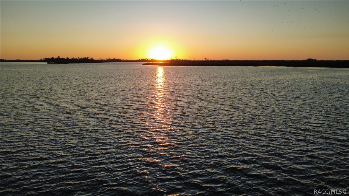 12018 W Bayshore Drive, Crystal River, FL 34429